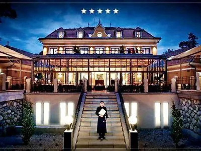 Ξενοδοχείο Albrecht 4*