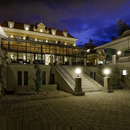 Ξενοδοχείο Albrecht 4*